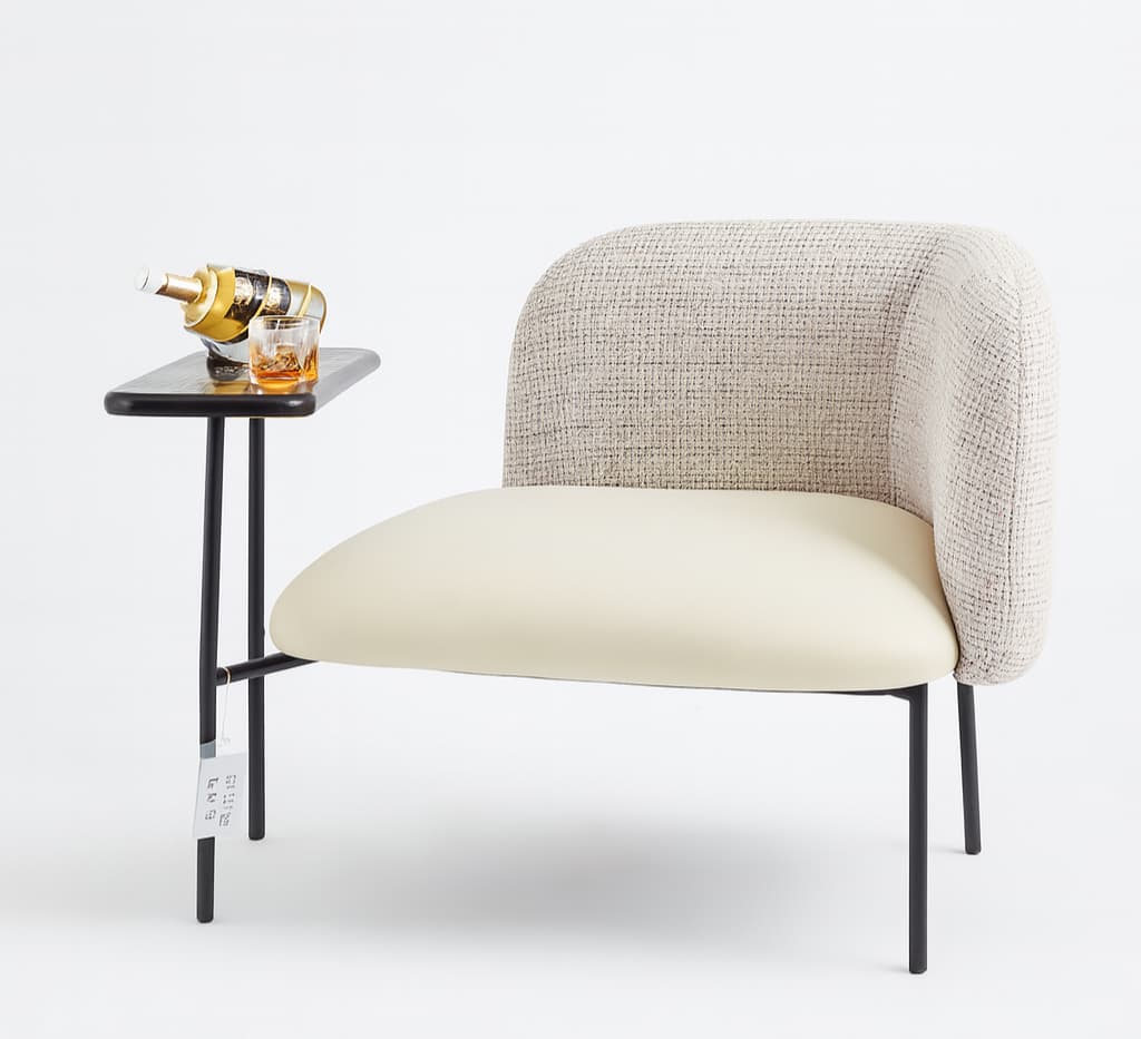 Lux leisure chair with built in side table